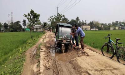 দোয়ারাবাজার-লক্ষ্মীপুর সড়কের বেহাল দশা