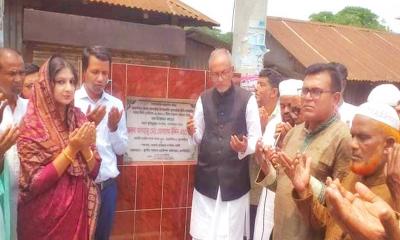 ফুলবাড়ীয়ায় সড়ক সংস্কার কাজের উদ্বোধন 