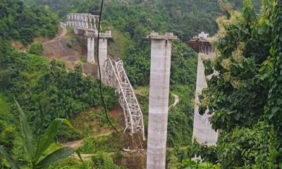 ভারতে নির্মাণাধীন রেলসেতু ভেঙে নিহত ১৭