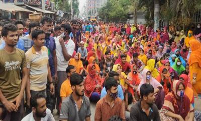 শ্রীপুরে বিভিন্ন দাবিতে শ্রমিকদের সড়ক অবরোধ 