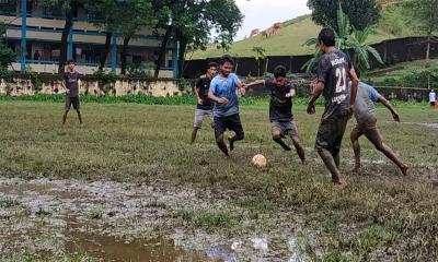 খেলার মাঠের বেহাল দশায় ক্ষুব্ধ সিকৃবি শিক্ষার্থীরা