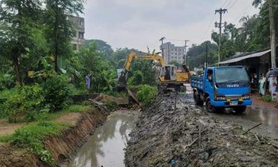 বোয়ালখালীতে জলাবদ্ধতা দূরীকরণে খালে অবৈধ স্থাপনা উচ্ছেদ