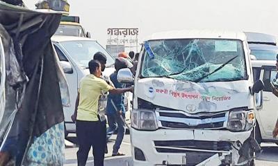 নারায়ণগঞ্জে মাইক্রোবাস-অটোরিকশা সংঘর্ষ: নিহত ৫