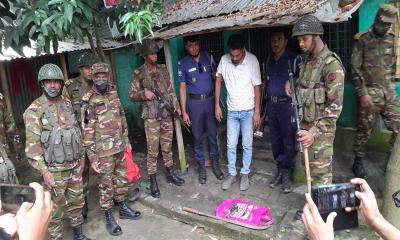 মাগুরায় যৌথ বাহিনীর অভিযানে অস্ত্র ও মাদকসহ ছাত্রদল নেতা গ্রেপ্তার