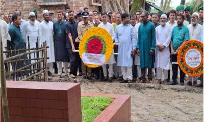 নীলফামারীতে শহীদ রুবেলের সমাধিতে পুষ্পমাল্য অর্পণ