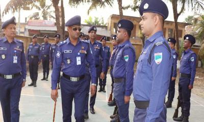 সাতক্ষীরার নবাগত পুলিশ সুপারের তালা থানা পরিদর্শন 