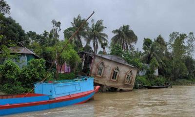 মেঘনার নদীভাঙনে শতাধিক পরিবার গৃহহীন