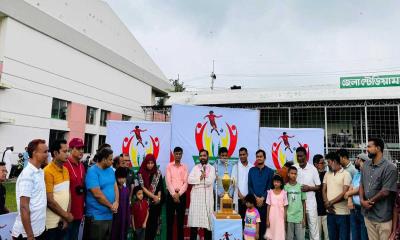 গাইবান্ধায় জেলা প্রশাসক গোল্ডকাপ ফুটবল টুর্নামেন্টের উদ্বোধন