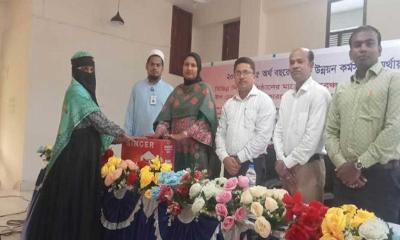 ইটনায় শিক্ষাপ্রতিষ্ঠানে উপকরণ বিতরণ