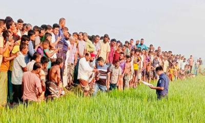 ঘোড়াঘাটে ধানক্ষেত থেকে ভ্যানচালকের মরদেহ উদ্ধার