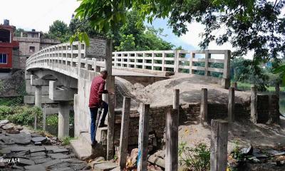 মাগুরায় ব্রিজ আছে রাস্তা নেই, ভোগান্তিতে এলাকাবাসী