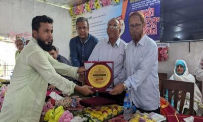 কসবায় কৃতি শিক্ষার্থীদের মধ্যে পুরস্কার বিতরণ