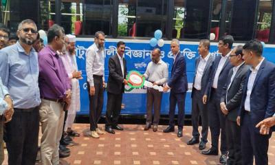 পবিপ্রবিতে শিক্ষার্থীদের নতুন বাসের উদ্বোধন