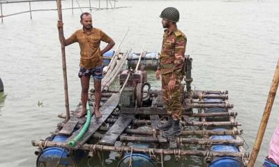 গাইবান্ধায় অবৈধ ড্রেজার মেশিন জব্দ দুজন গ্রেপ্তার