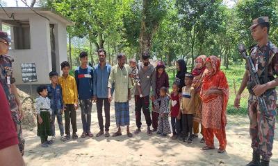 বিরামপুর সীমান্ত দিয়ে ১৫ জনকে ঠেলে পাঠালো বিএসএফ