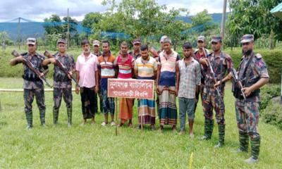 সুনামগঞ্জ সীমান্তে দুজন মানব পাচারকারীসহ ছয়জন আটক