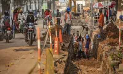 রাজধানীতে রাস্তা খুঁড়তে গিয়ে ওয়াসার ৫ শ্রমিক দগ্ধ