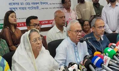 অনেক দূর তাকিয়ে সিদ্ধান্ত নিন, না হলে বিপদ হতে পারে : সরকারকে রিজভী