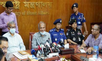 আসিফ মাহমুদের অস্ত্রের লাইসেন্স ইস্যুতে যা বললেন স্বরাষ্ট্র উপদেষ্টা