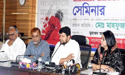 বিনা নোটিশে কোনো সাংবাদিককে চাকরি থেকে অব্যাহতি দেয়ার সুযোগ নেই : তথ্য উপদেষ্টা
