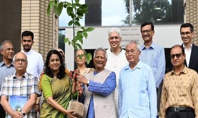 পরিবেশ সুরক্ষায় প্লাস্টিক বর্জনের আহ্বান প্রধান উপদেষ্টার