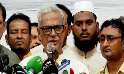 ‘আপনি ১৮ কোটির ইউনূস, আমরা আপনাদের পদত্যাগ চাই না’