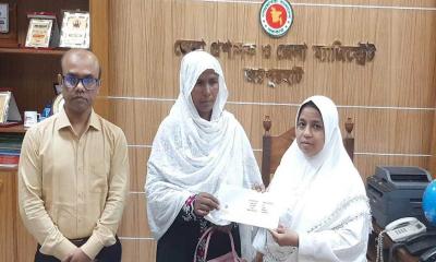 জয়পুরহাটে গণঅভ্যুত্থানে শহীদ ৩ পরিবারকে সঞ্চয়পত্র প্রদান