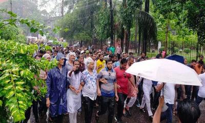 আসিফ-মাহফুজ পদত্যাগ না করা পর্যন্ত সড়ক ছাড়বেন না আন্দোলনকারীরা