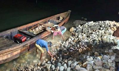 যৌথবাহিনীর অভিযান, ফিরল ১২ হাজার ঘনফুট সাদাপাথর