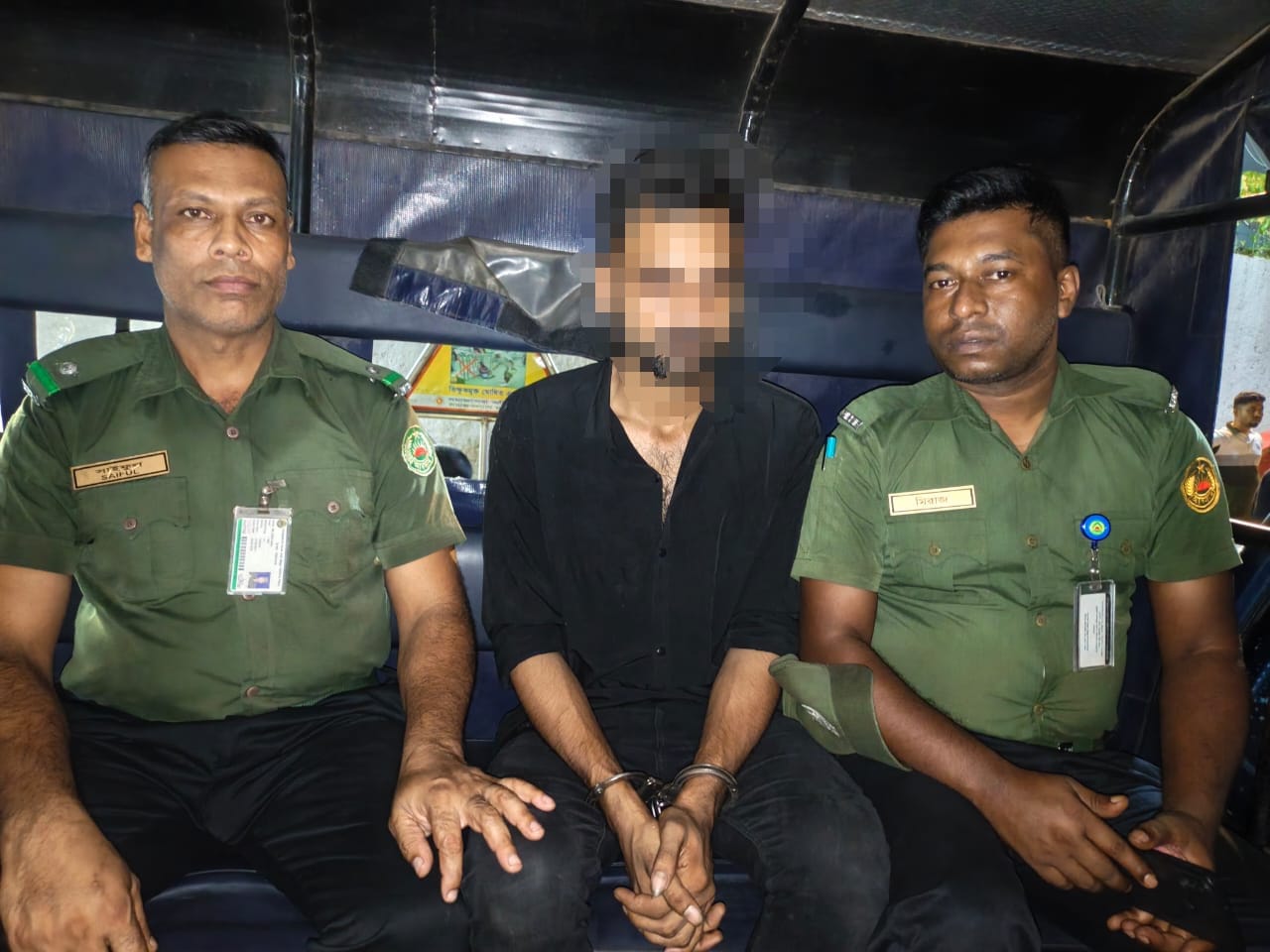 Anser member‍‍`s swift action at airport leads to mugger arrest